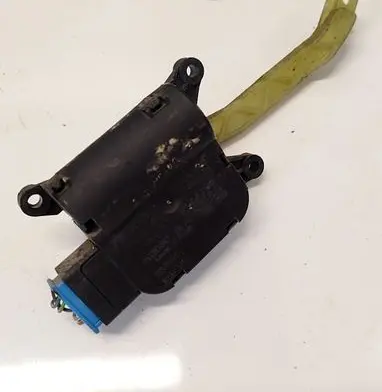 Volkswagen Touran I Air flap motor/actuator 1K1907511C