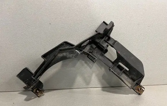 BMW 3 E46 Headlight/headlamp mounting bracket 1301073022
