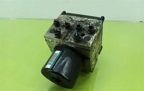Peugeot 407 ABS Pump 15710601