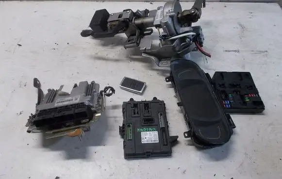 Renault Kadjar Engine ECU kit and lock set 0281035165