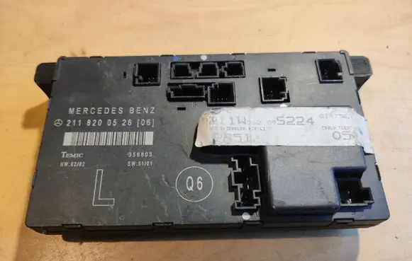 Mercedes-Benz E W211 Door control unit/module 2118200526