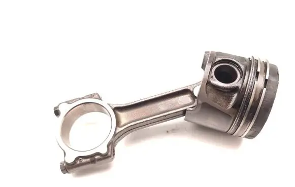 Nissan Juke I F15 Piston with connecting rod K9K636