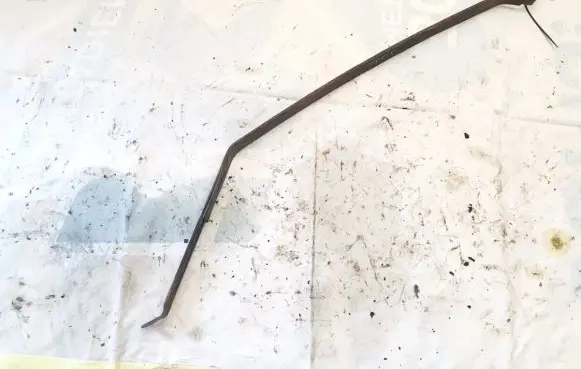 Fuel tank mounting bracket