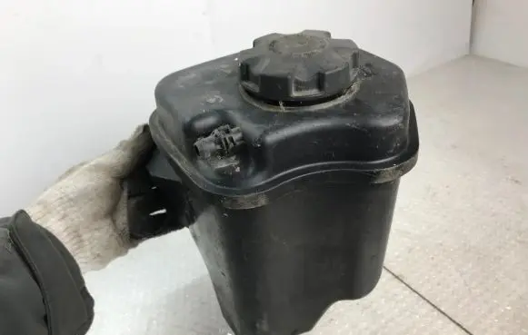BMW X5 E70 Coolant expansion tank/reservoir 7552546 17137552546 17138621092