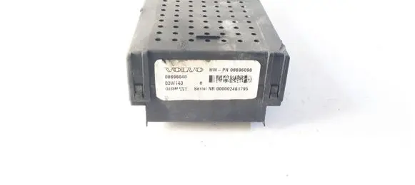 Volvo XC70 Fuse module 08696040 08696098 03W143