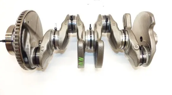Volkswagen PASSAT B8 Crankshaft 050105189K