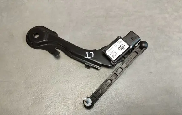 Audi A5 Headlight/headlamp level sensor 8B3941309A