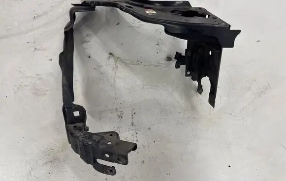 Mercedes-Benz E W211 Headlight/headlamp mounting bracket 