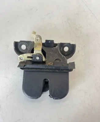Audi A3 S3 8L Tailgate/trunk/boot lock/catch/latch 8L0827520C