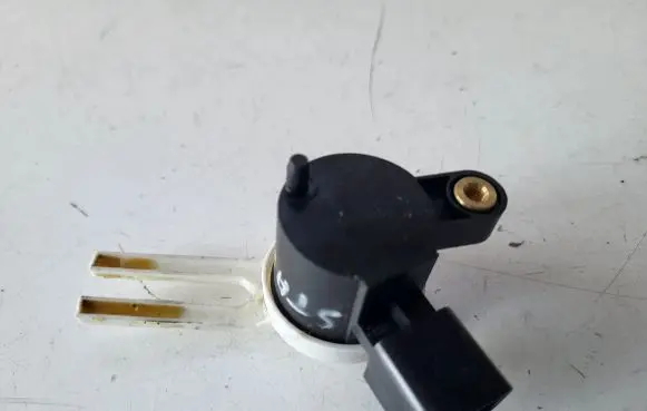 Opel Insignia B Brake pedal sensor switch 13597418