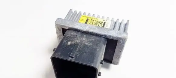 Renault Megane III Glow plug pre-heat relay 8200859243