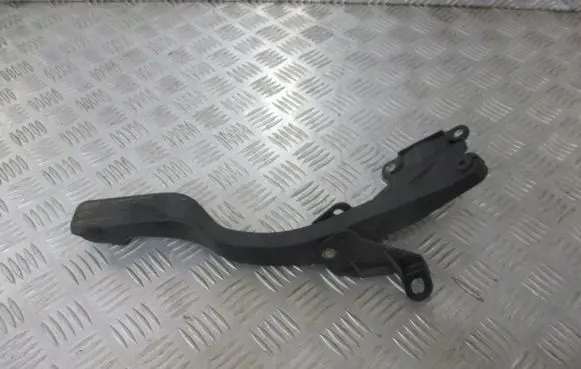 Ford Mondeo Mk III Accelerator throttle pedal 1S71-9P732-CC
