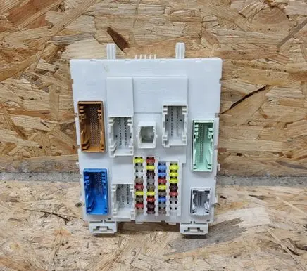 Ford Focus Comfort/convenience module DV6T14A073DK