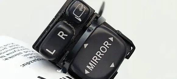 Toyota RAV 4 (XA30) Wing mirror switch 
