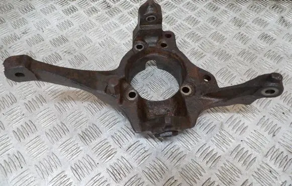 Land Rover Discovery Front wheel hub spindle knuckle 