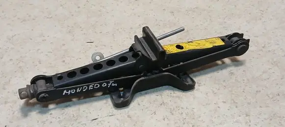 Ford Mondeo Mk III Lift Jack 1S7A1780AD
