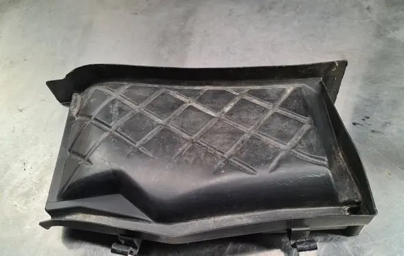 Volkswagen PASSAT B5 Cabin air micro filter frame (part) 8E1819979A