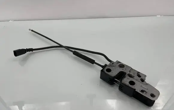 Volkswagen Golf Plus Engine bonnet/hood lock/catch 5M1823503