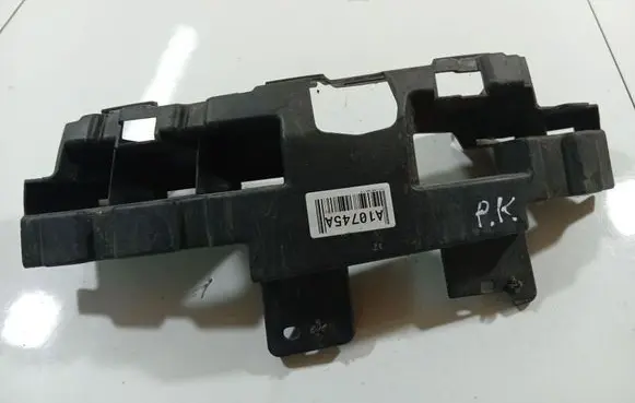Front bumper mounting bracket