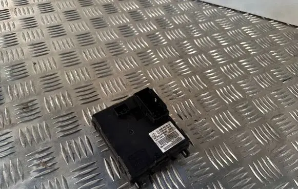 Mercedes-Benz E W213 Air conditioning/heating control unit A0009003810