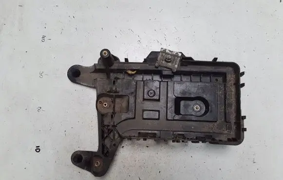 Volkswagen Eos Battery tray 