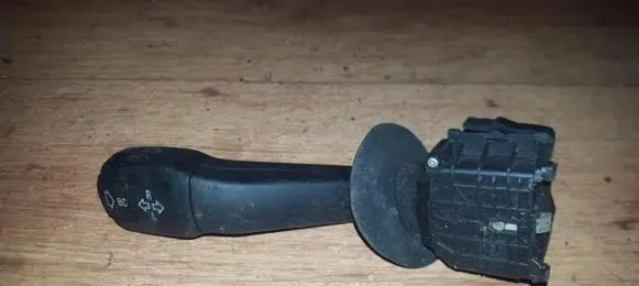 BMW 5 E39 Indicator stalk 8352172
