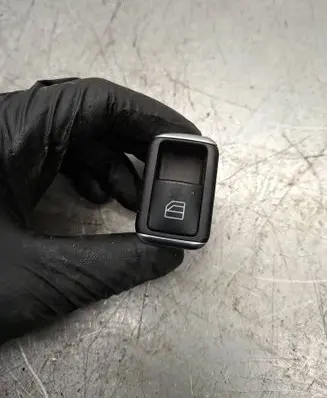 Mercedes-Benz C W204 Electric window control switch A2049055502 10021838