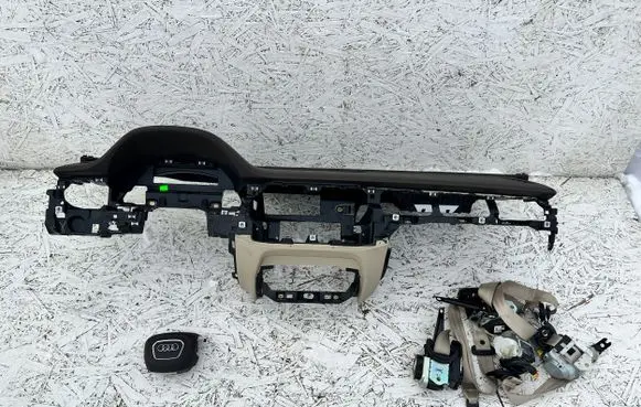 Audi Q7 4M Dashboard glove box trim 