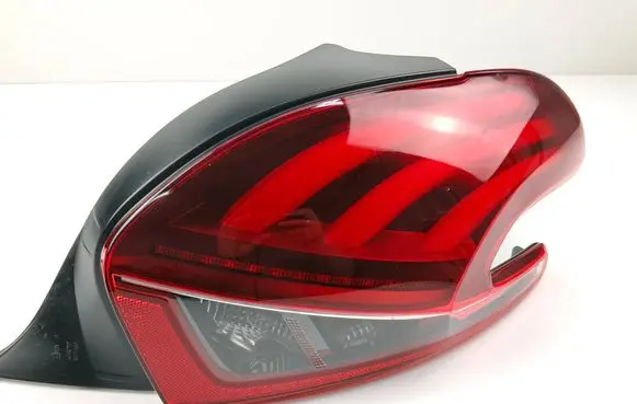 Peugeot 208 I Rear/tail lights 9810430580