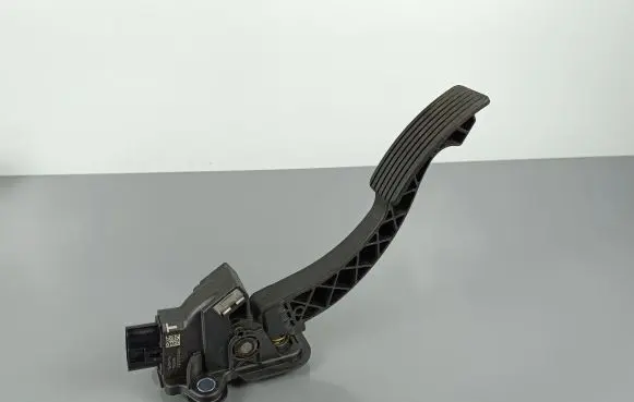 Mitsubishi Eclipse Cross Accelerator throttle pedal 23721234616