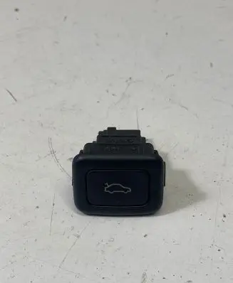 Tailgate opening switch