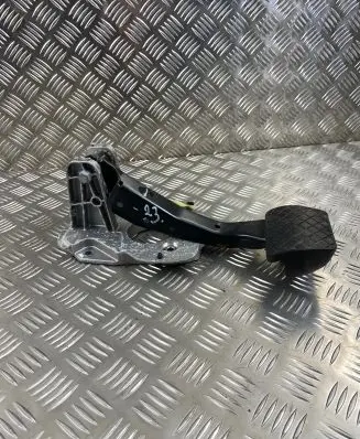 Volkswagen Sharan Brake pedal 7N2723057