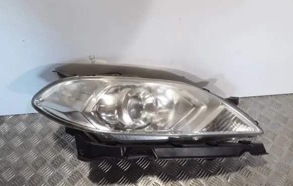 Honda FR-V Headlight/headlamp W3T13072 P4806R