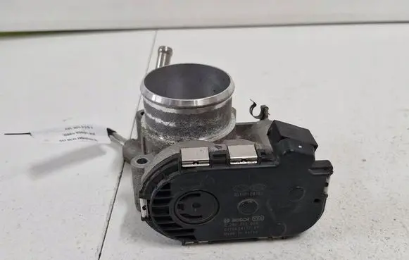 Hyundai ix20 Throttle body valve 35100-2B152