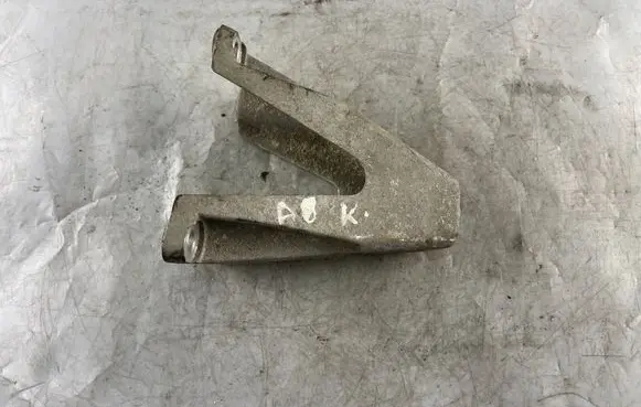 Audi A8 S8 D3 4E Engine mounting bracket 4E0199307 4E0199307BH
