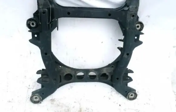 Volkswagen Touareg I Front subframe