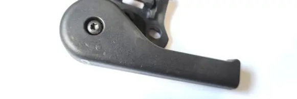 Land Rover Discovery 3 - LR3 Engine bonnet (hood) release handle