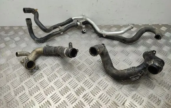 Land Rover Range Rover Evoque L538 Engine coolant pipe/hose G4D318B402 G4D38A512 G4D38555