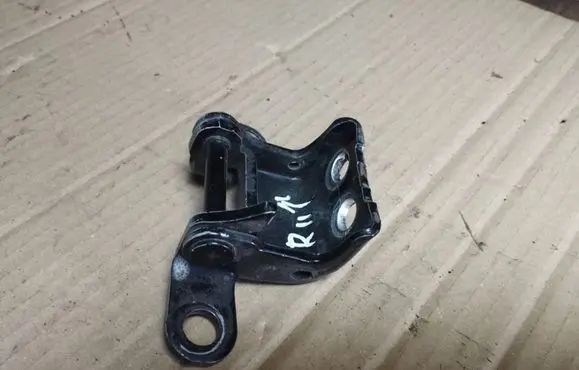 Honda CR-V Rear door upper hinge