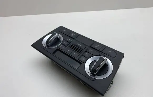 Audi Q3 8U Climate control unit 8U0820043E A2C80279700