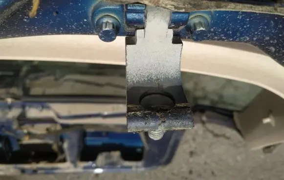 Volkswagen Golf IV Tailgate/trunk/boot hinge
