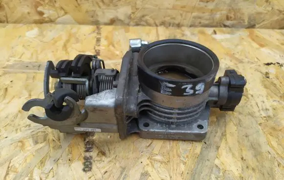 BMW 5 E39 Throttle valve