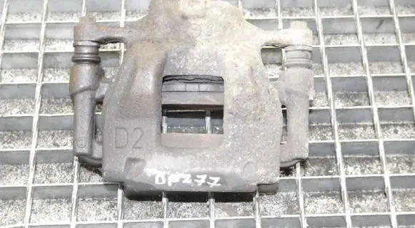 Toyota Auris E180 Front brake caliper