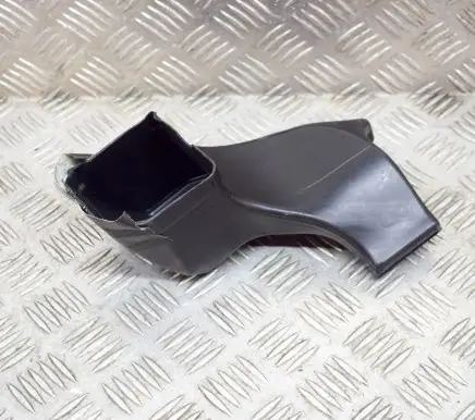 Maserati GranTurismo Air intake duct part 68867600 068867600