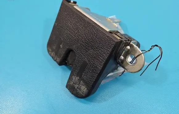 Volkswagen Touran I Tailgate/trunk/boot lock/catch/latch 1T0827505F IMPRK1609144