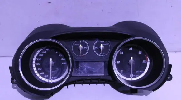 Alfa Romeo Giulietta Speedometer (instrument cluster) 50516478 039240 A2C53352738