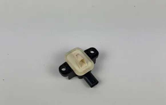 Mercedes-Benz ML W166 Airbag deployment crash/impact sensor A1668210351