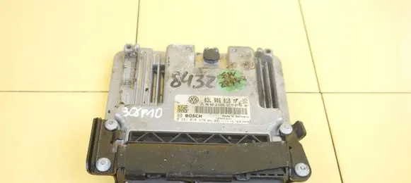 Audi A4 S4 B8 8K Engine control unit/module 03L906018MF 30SP10