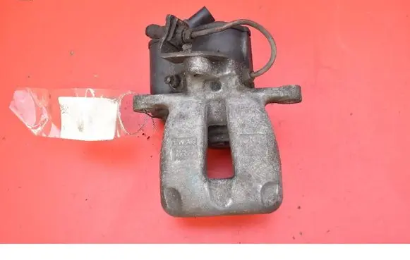 Volkswagen PASSAT CC Rear brake caliper