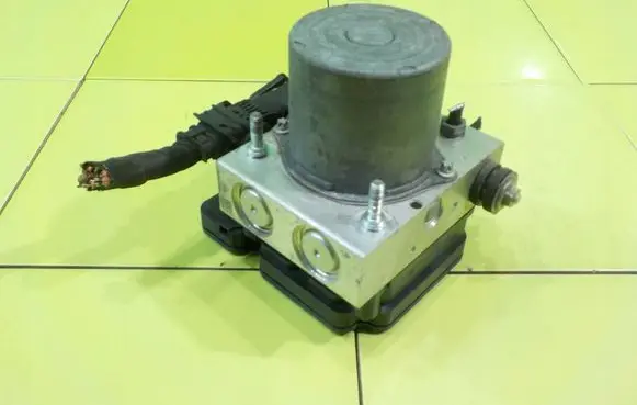 Mercedes-Benz Vito Viano W447 ABS Pump A4479008609 XP206